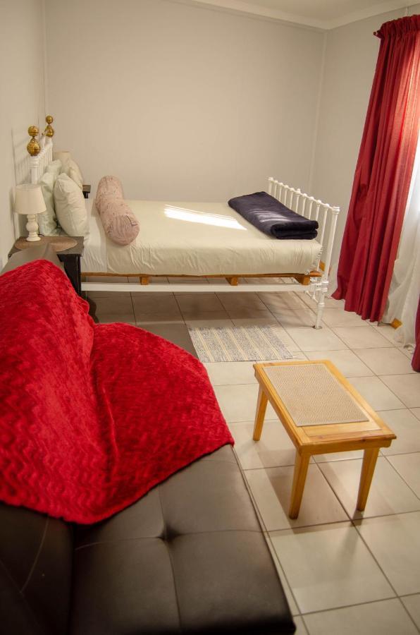 A&R Guesthouse Bloemfontein Eksteriør billede